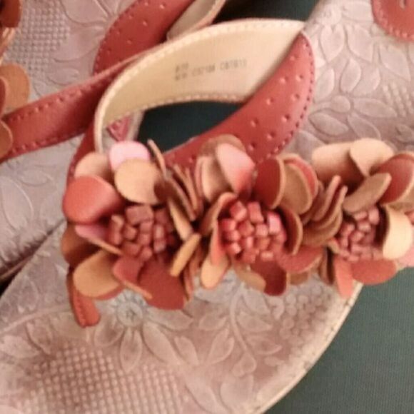 B.O.C. Sandals - Picture 8 of 8